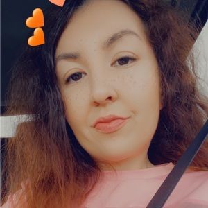 Meet your Posher, Leeann